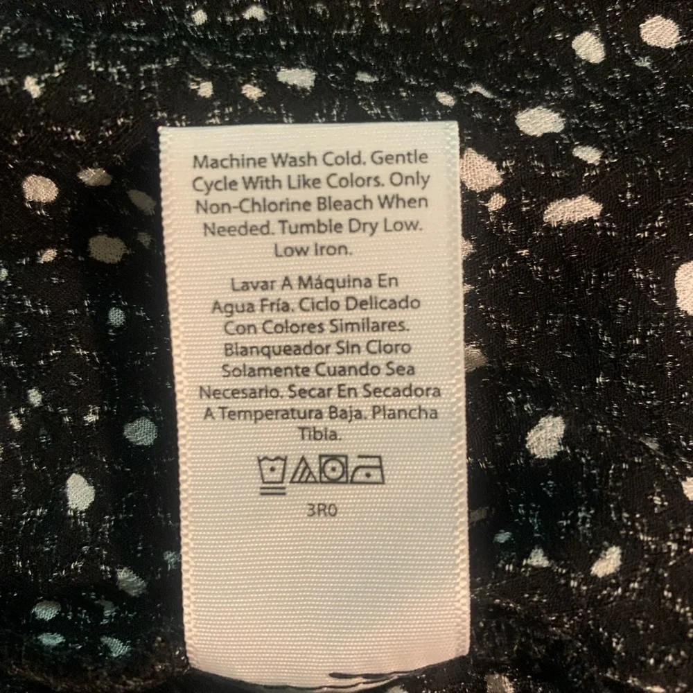 Terra & Sky Women's Plus Size Pintuck Woven Printed Quarter Sleeve V-Neck Blouse